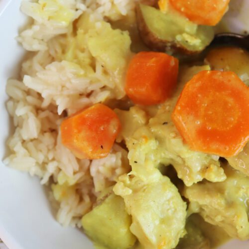 Yellow Chicken Curry with Potatoes & Carrots